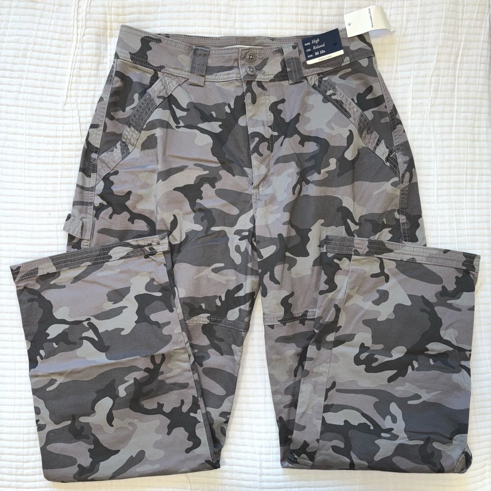 *NWT* Abercrombie Curve Love Relaxed Cargo Pants